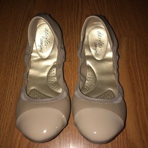Beige Dexflex Flats